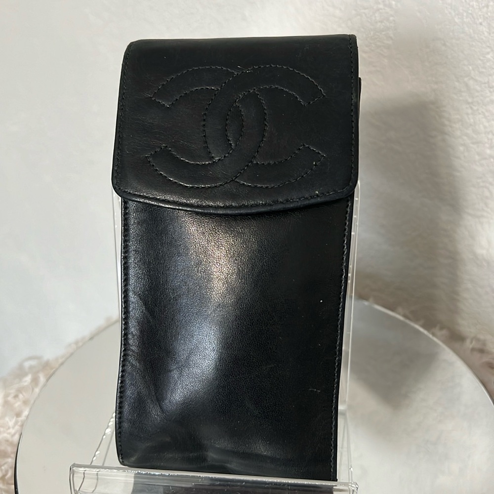 Chanel CC Calfskin Black Leather Multi Pouch - Picture 3 of 16